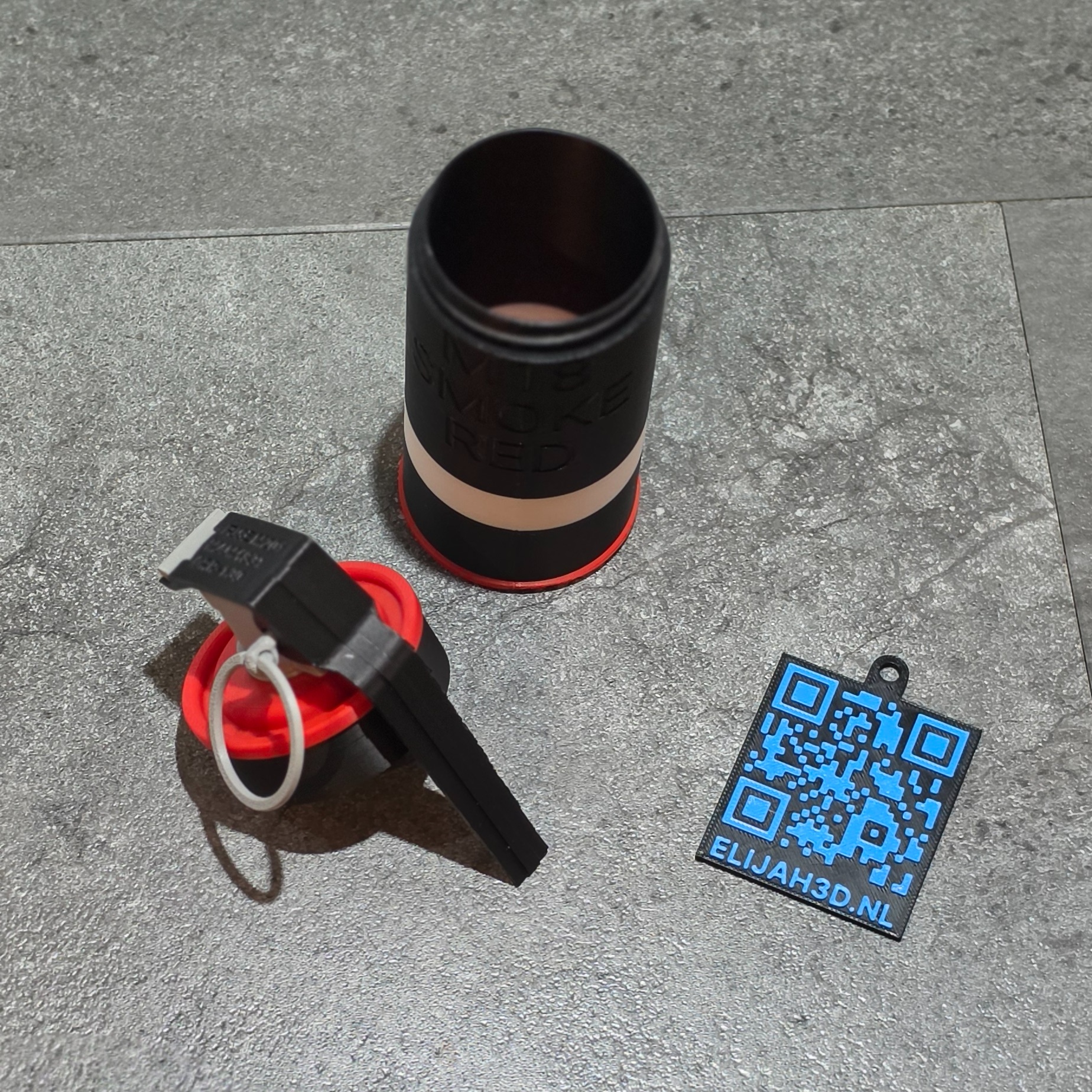 M18 Smoke red